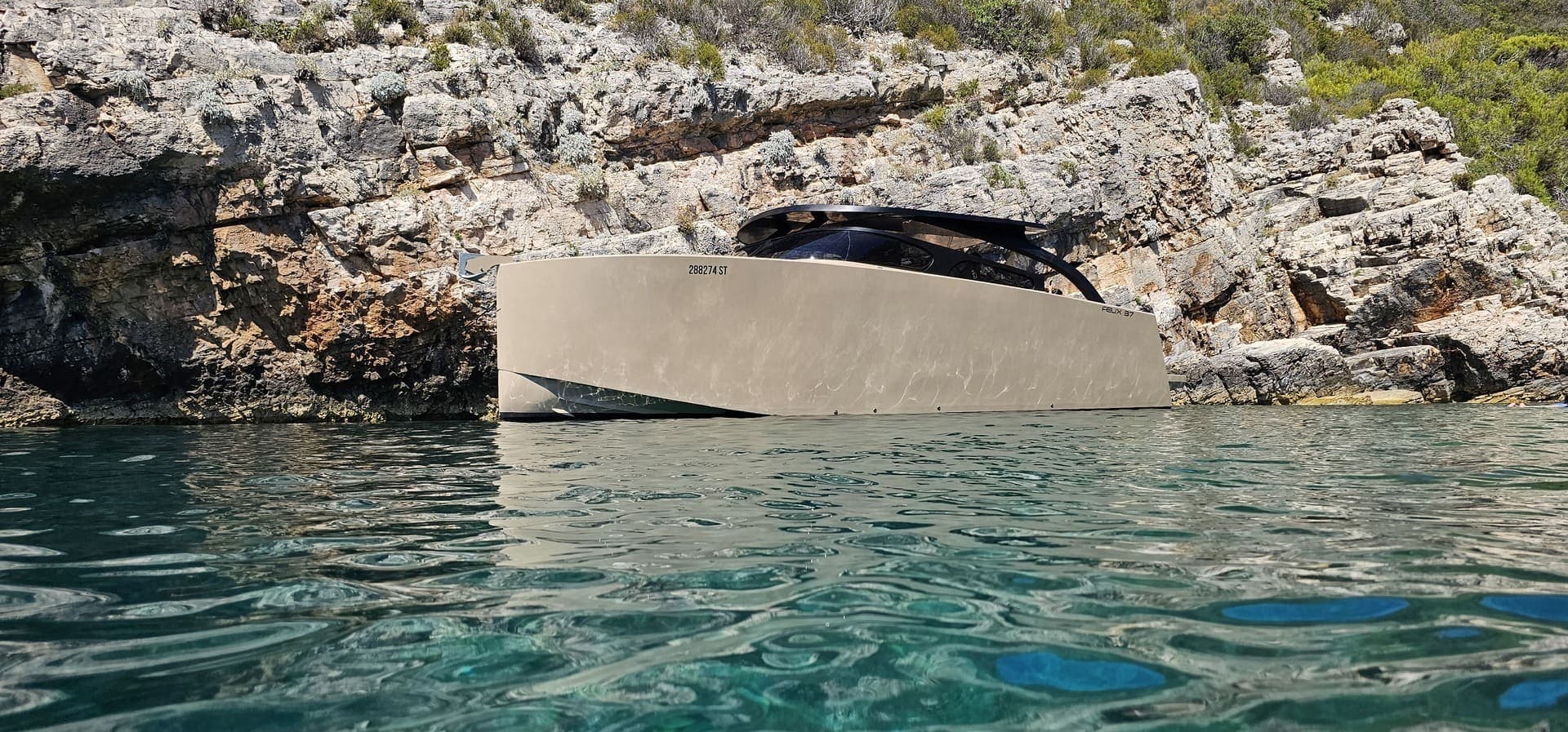 Felix 37 Buenaventura speedboat — Rebelde Boats private charter from Split