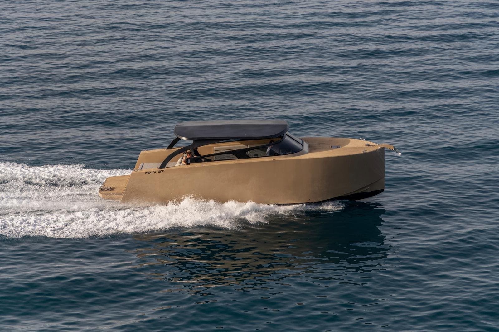 Felix 37 Buenaventura speedboat — Rebelde Boats private charter from Split
