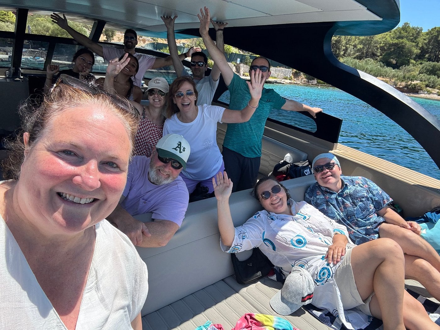 Rebelde Boats guests jumping into a hidden Adriatic cove