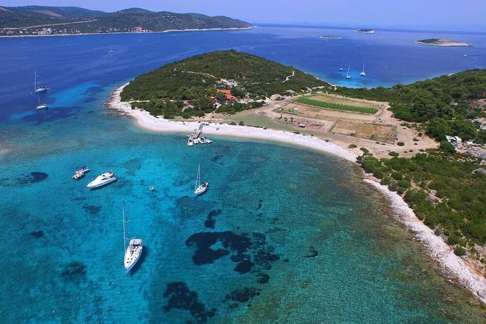 Anchoring in the turquoise lagoon of Budikovac island